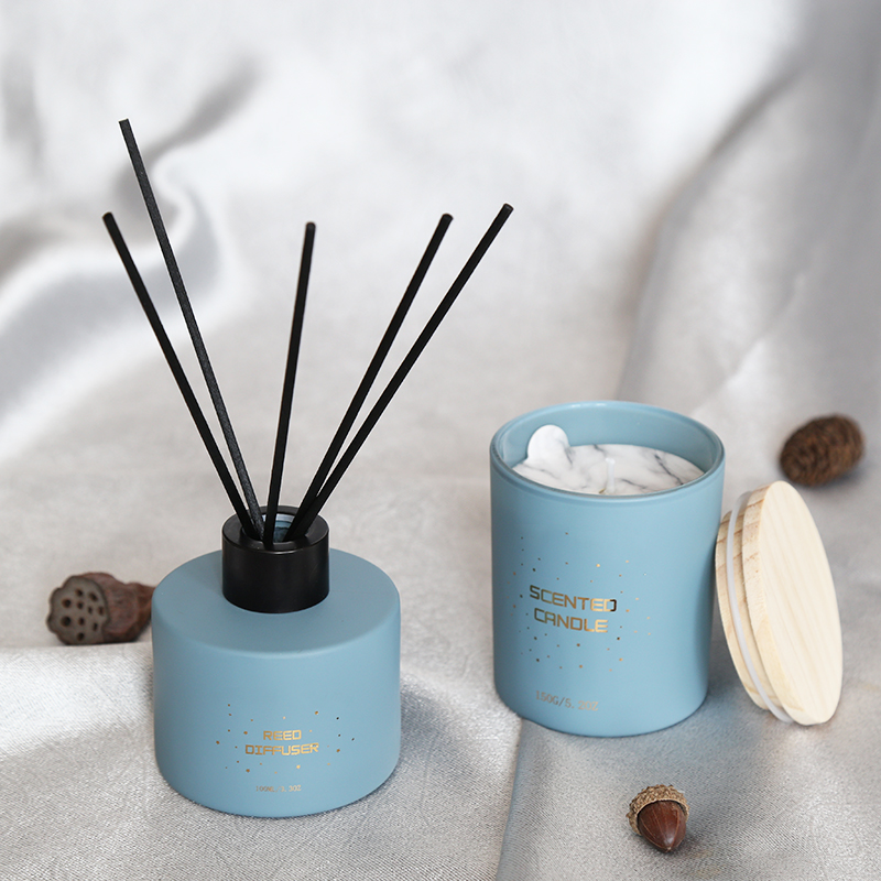 Customized 100ml essential oil room reed diffuser UK with rattan stickers for home fragrance
